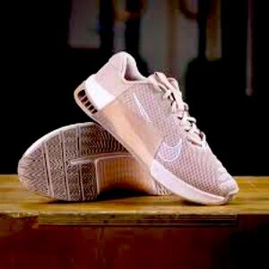 Women’s Nike Metcon 9 - size 8.5